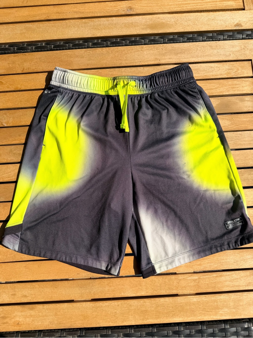 🔵BLUE DOT SALE! $6 or 8/$20! Russell Athletic Shorts, Boys Sz 18, QuickDry, EUC!